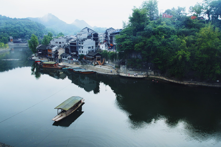 湘韵画卷，湖南特色服饰演员演绎山水情怀